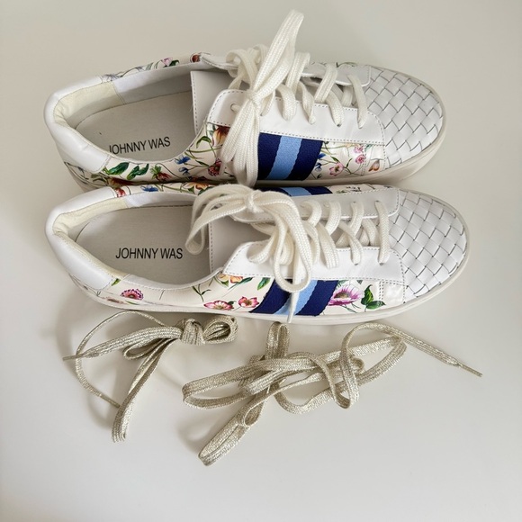 Johnny Was Downtown Fiska Floral Leather Sneakers White Blue Stripe Size 10 - Picture 5 of 8